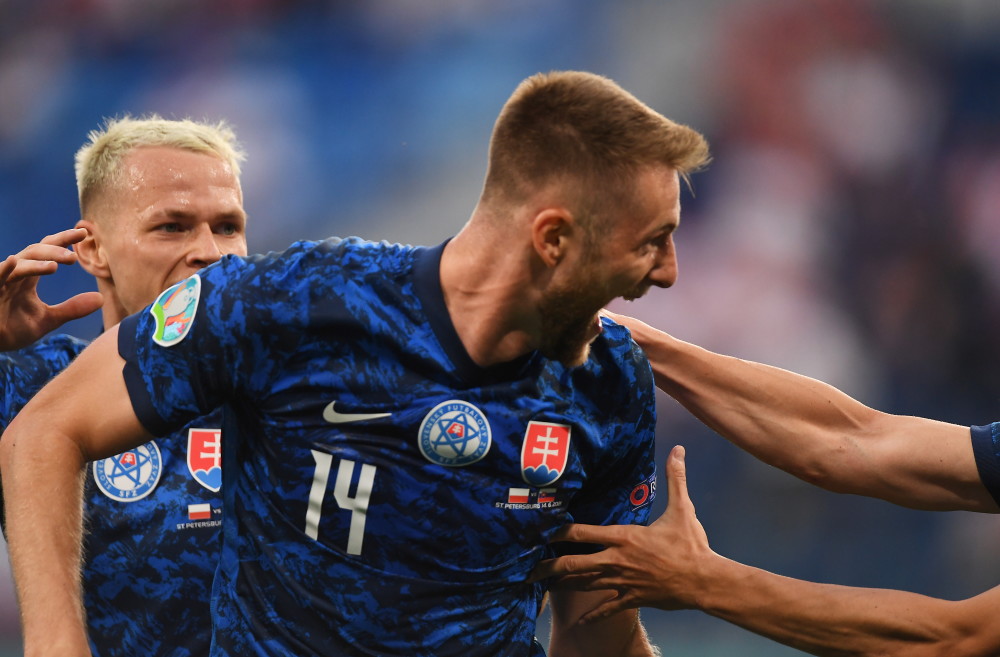 九游官网-斯洛伐克客场绝杀波兰，出线形势一片光明的简单介绍