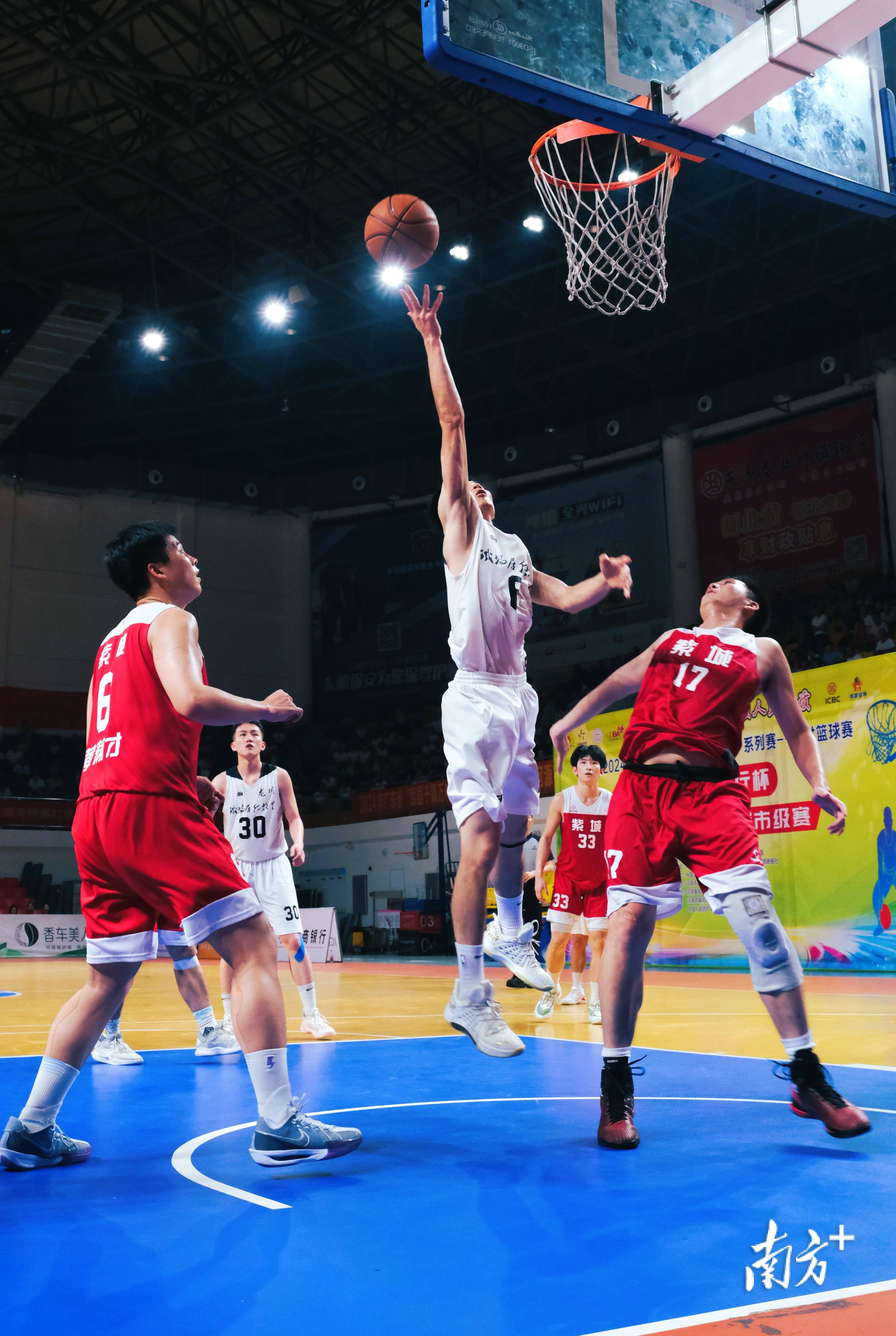 九游体育官方入口-关于打破记录的瞬间，篮球比赛正在演绎着一个个传奇的信息