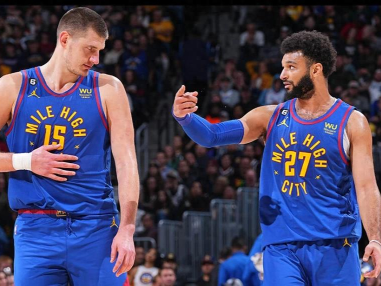 沃特斯堡联队在比赛中力克对手