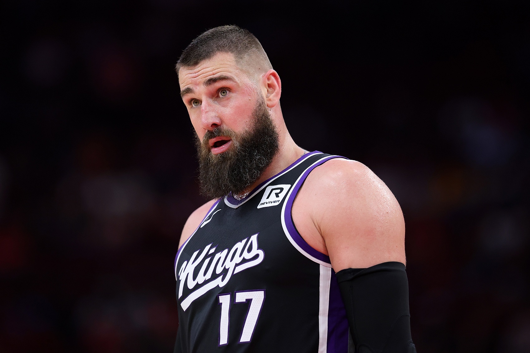 雄鹿绝地反击76人,麦科勒姆爆发神勇的简单介绍 雄鹿绝地反击76人,麦科勒姆爆发神勇的简单介绍