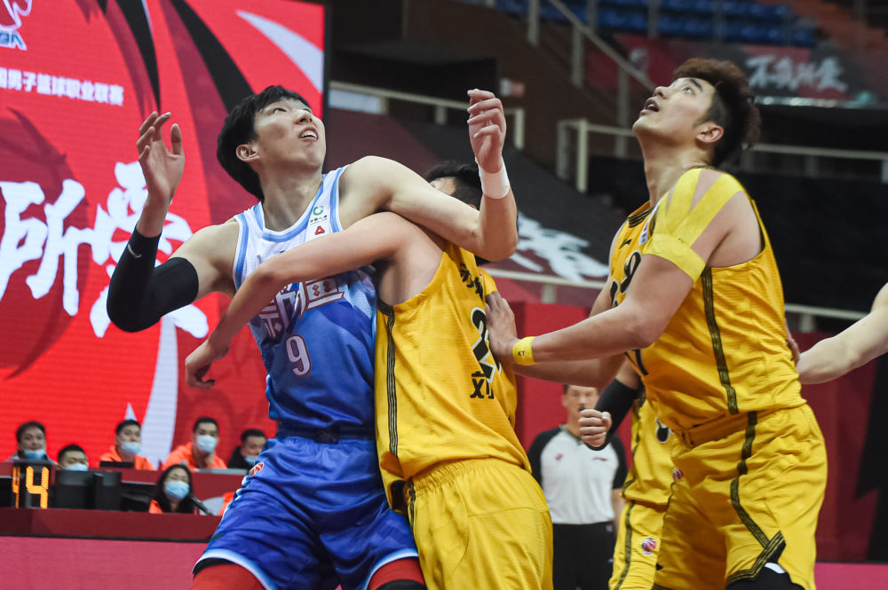 关于江苏队完胜广州队，西亚卡姆状态火热的信息