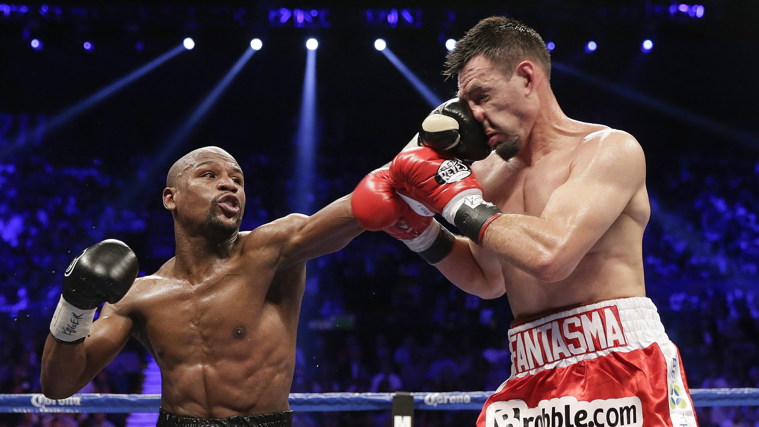 小国豪情对撼百年豪门，一个半场，阿克何以定义巨星价值？