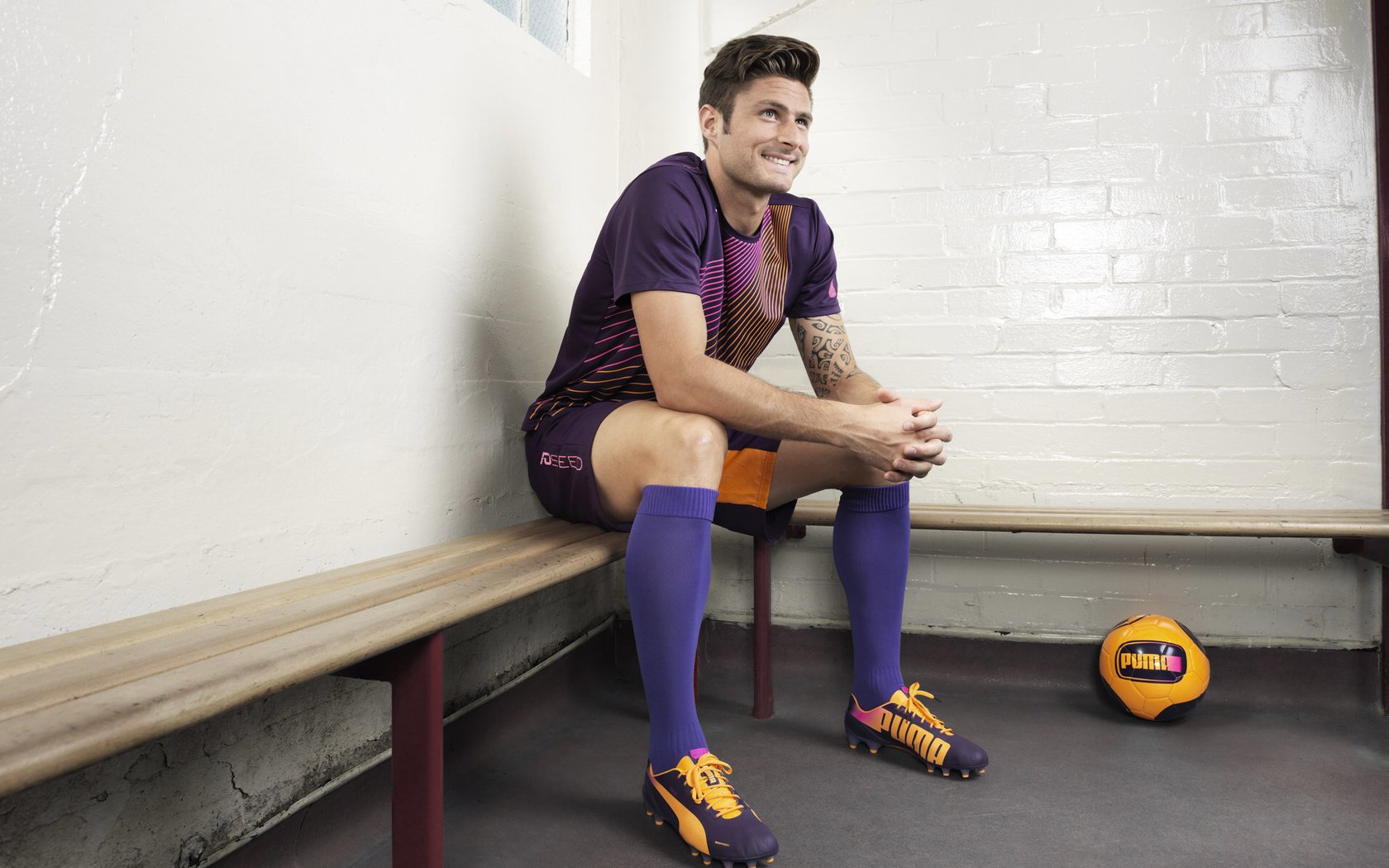 当横扫与接管相遇，体育世界里，规则正在被谁重写？