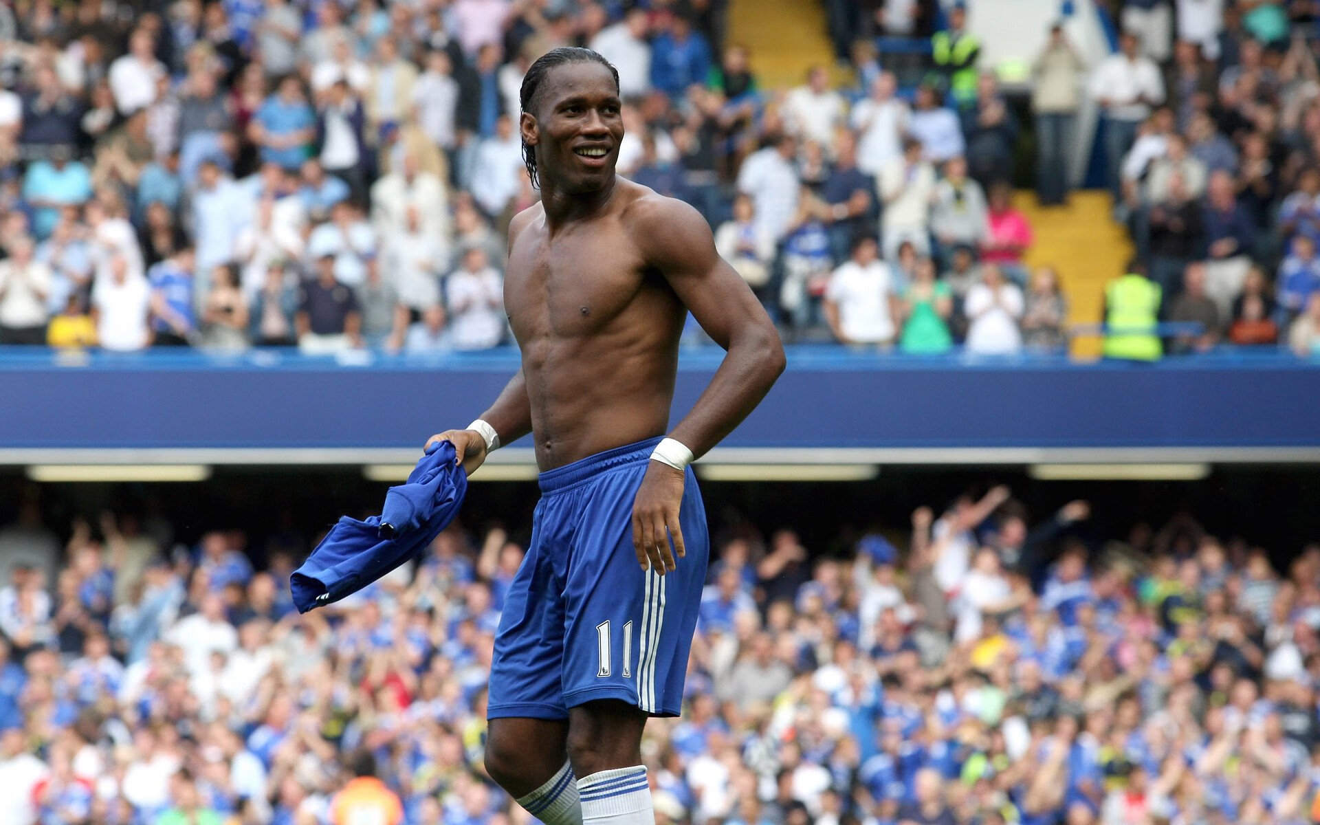 九游体育平台-精密齿轮与高原风暴，足球之日的两副面孔